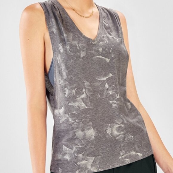 Fabletics Taryn Printed V-Neck Tank in Size Small, Grey Heather/Silver - Picture 1 of 2
